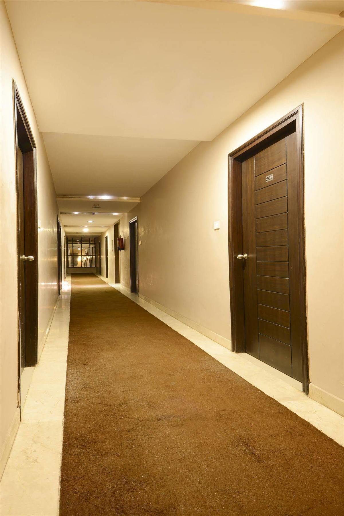 Fabhotel Plus Maniram Palace Агра Екстер'єр фото