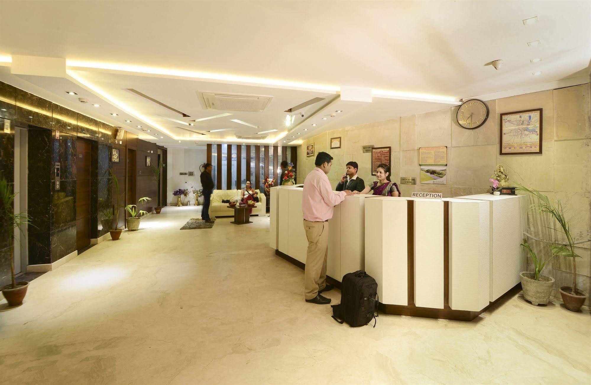 Fabhotel Plus Maniram Palace Агра Екстер'єр фото